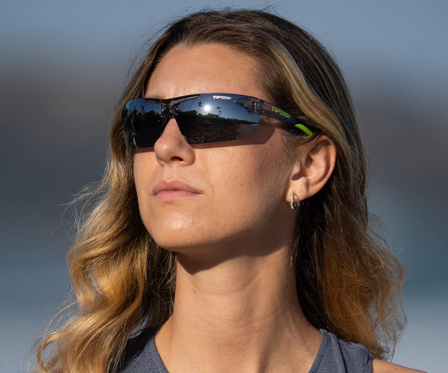 Tifosi Track Sport Men & Women Sunglasses – Ideal For Baseball, Golf, Pickleball, Running and Tennis – Unisex Glasses(Crystal Smoke (Smoke Lens))