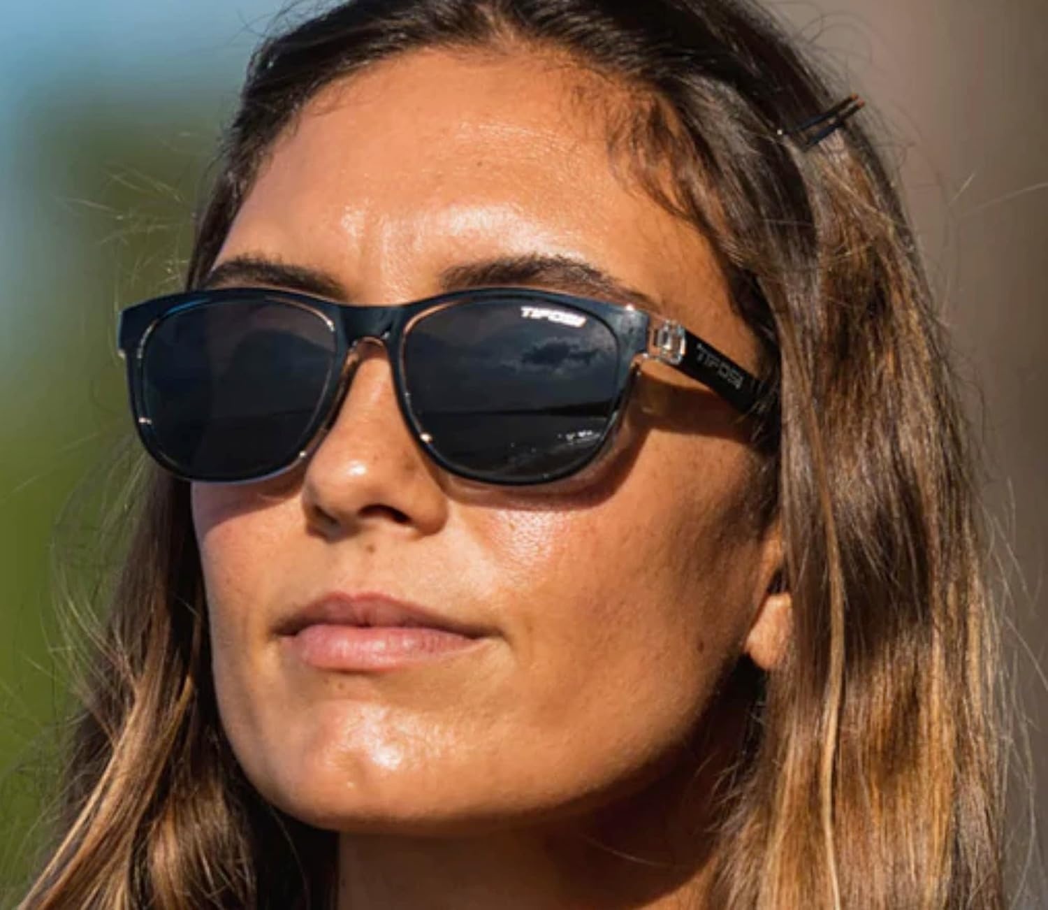 Tifosi Swank Sport Sunglasses – Tangle Free – Ideal For Cycling, Golf, Hiking, Pickleball, Running and Great Lifestyle Look(Onyx Clear/Smoke)