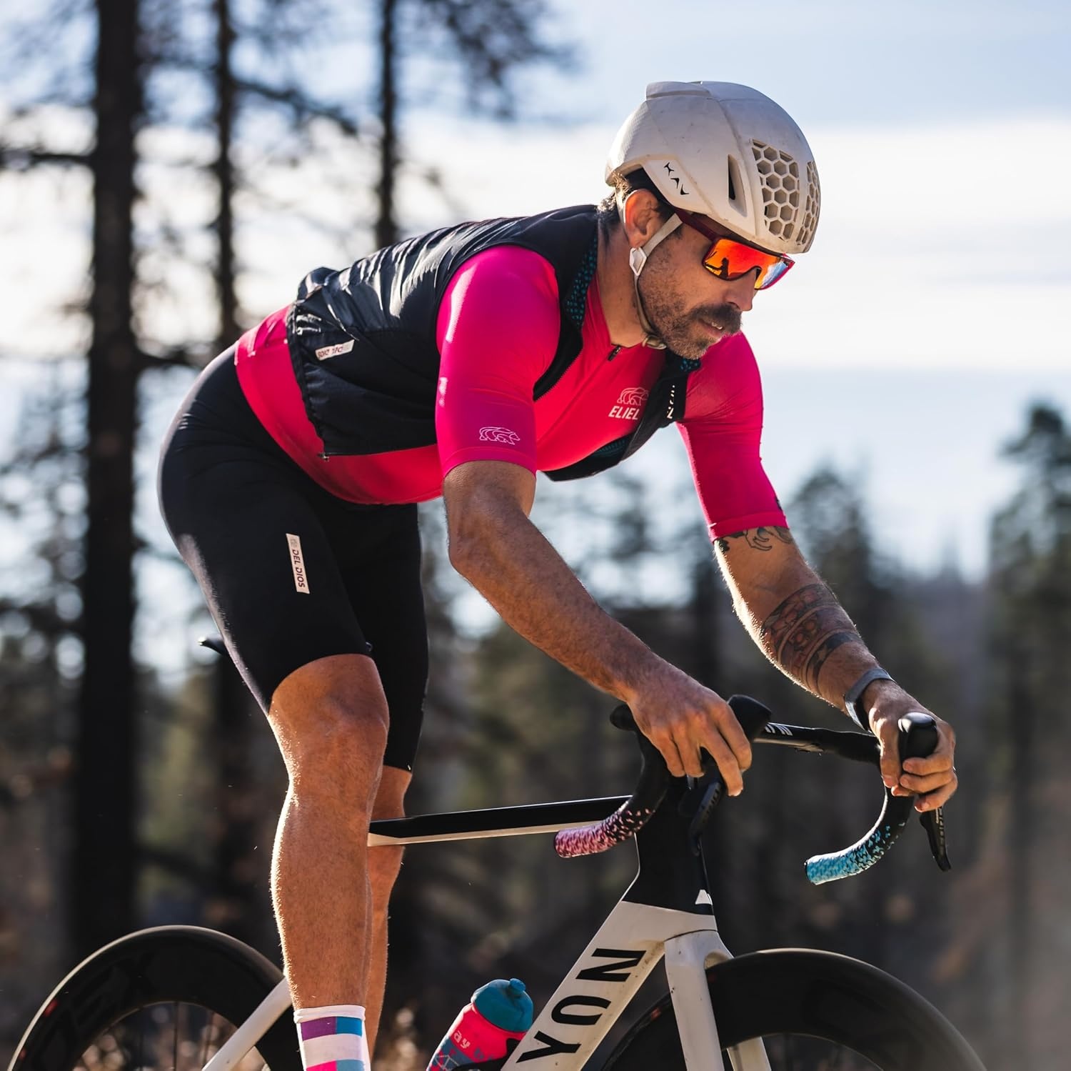 Tifosi Sanctum Sunglasses, Ideal For Cycling, Golf, Hiking, Running, Tennis & Pickleball, Lifestyle(Crystal Red Fade (Smoke Red Mirror))