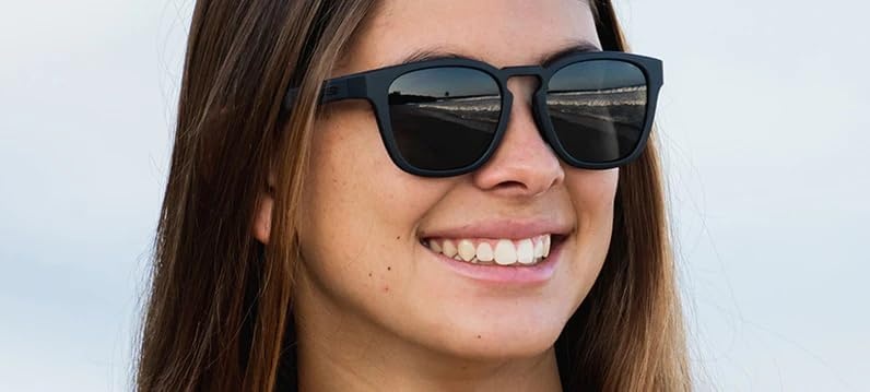 Tifosi Optics Smirk Sunglasses (Blackout, Smoke Polarized)