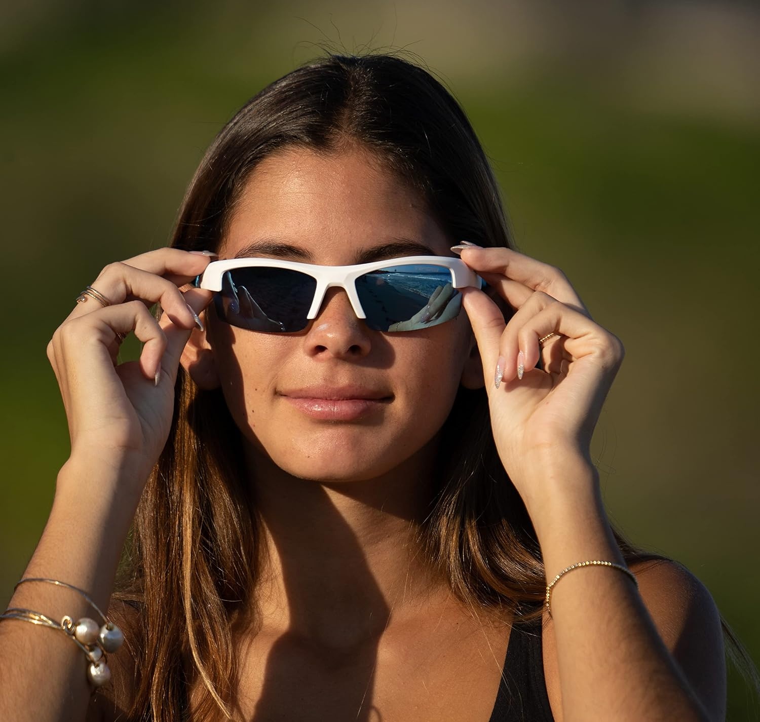 Tifosi ShutOut Multi-Sport Sunglasses – Ideal For Baseball, Golf and Great Lifestyle Look(Matte White (Smoke Bright Blue Lens))